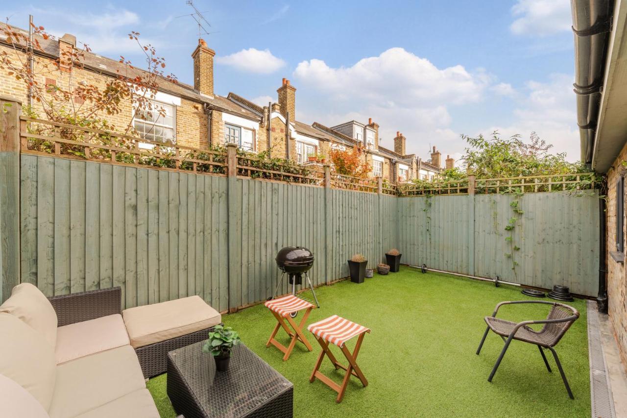 Three-Bedroom Bliss In London Town Екстериор снимка
