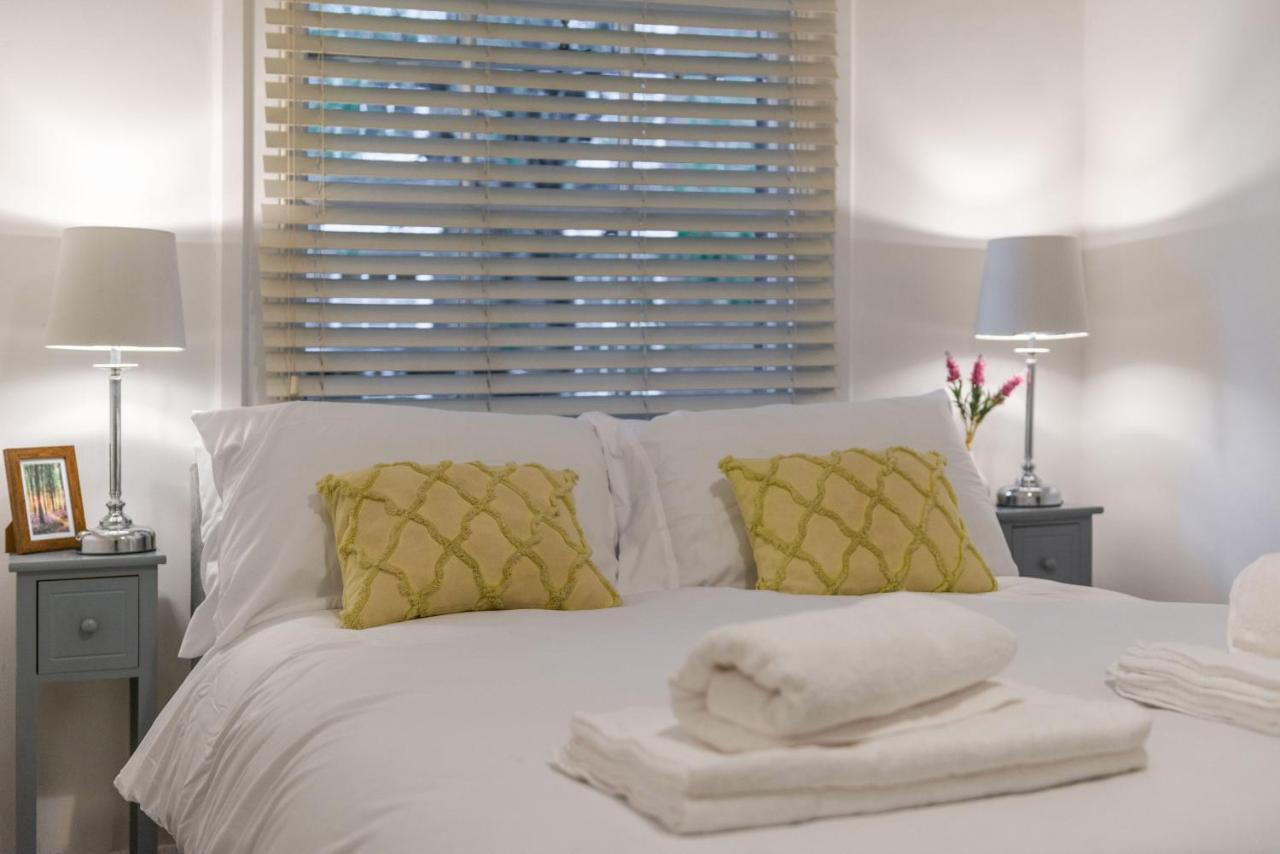 Three-Bedroom Bliss In London Town Екстериор снимка