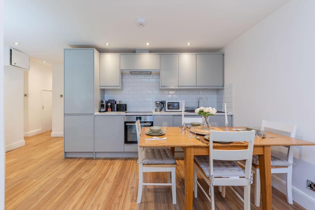 Three-Bedroom Bliss In London Town Екстериор снимка