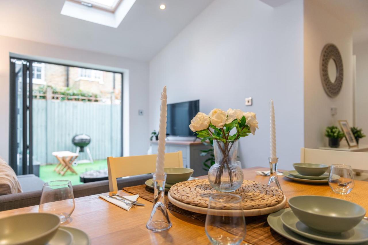 Three-Bedroom Bliss In London Town Екстериор снимка