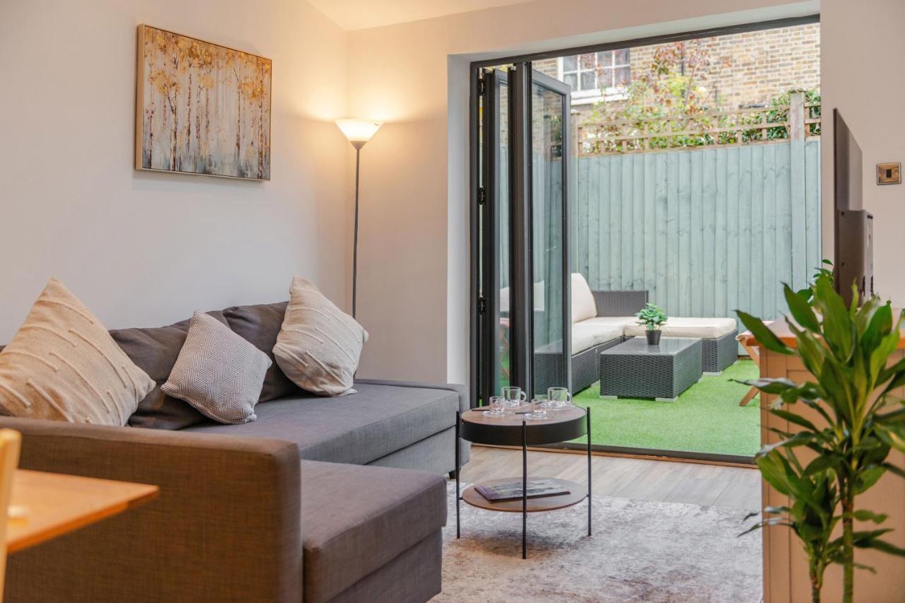 Three-Bedroom Bliss In London Town Екстериор снимка