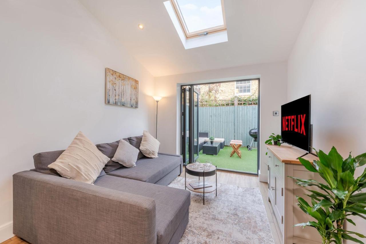 Three-Bedroom Bliss In London Town Екстериор снимка