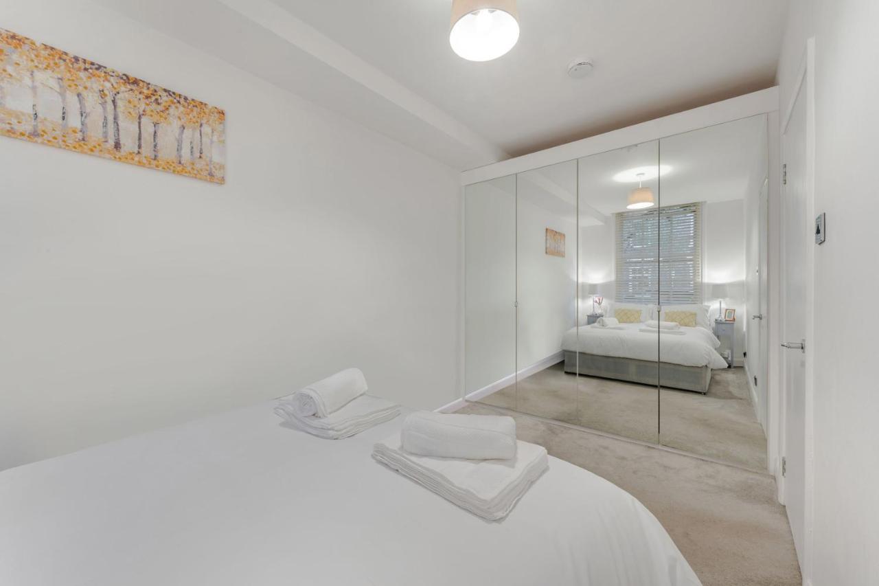 Three-Bedroom Bliss In London Town Екстериор снимка