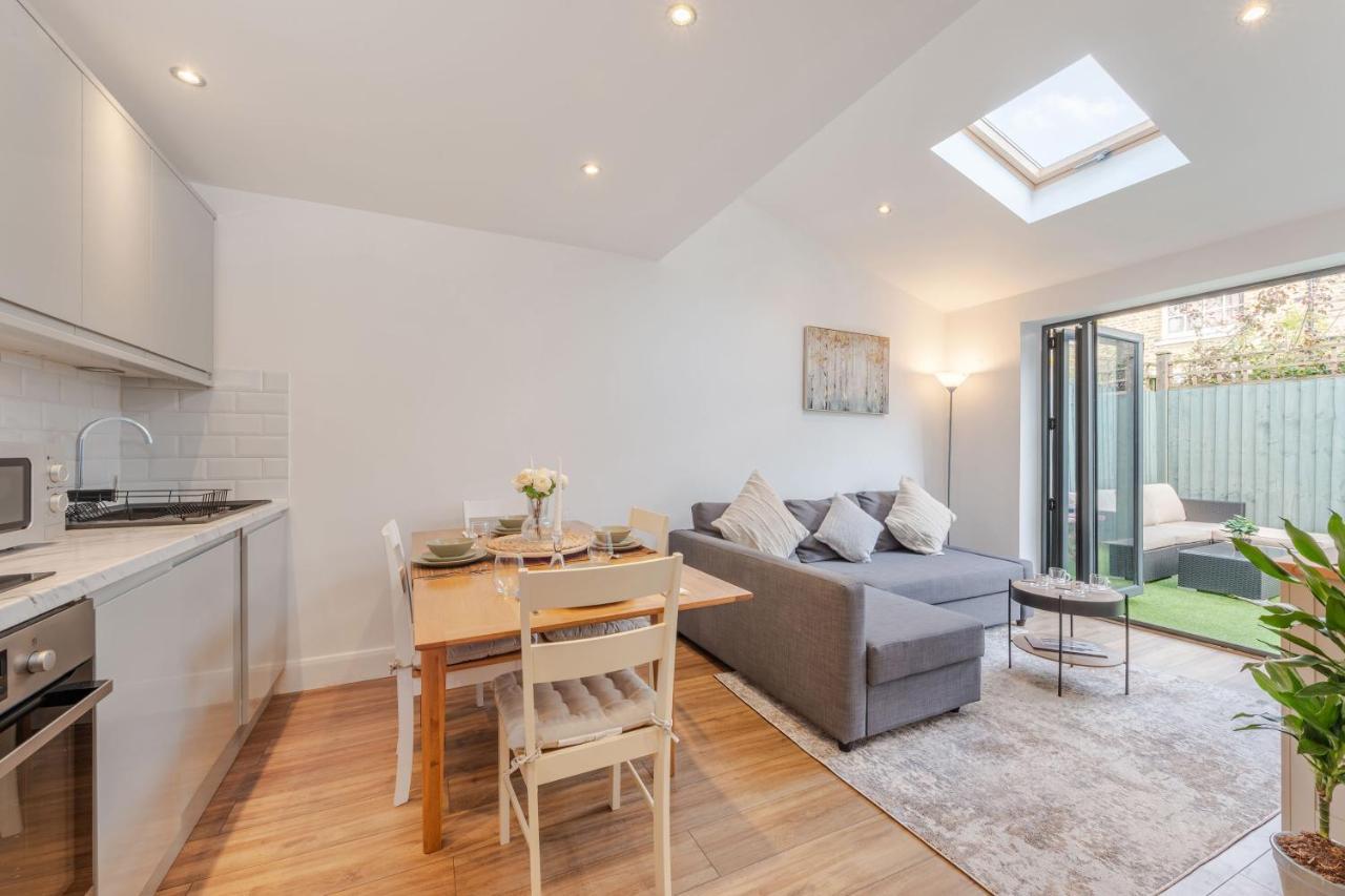 Three-Bedroom Bliss In London Town Екстериор снимка